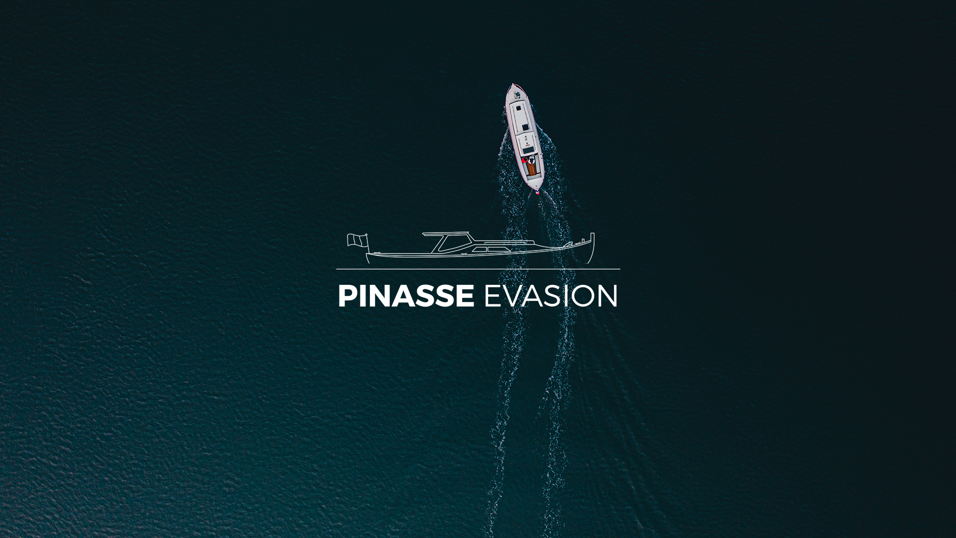 Réalisation d'une vidéo publicitaire en drone en Nouvelle-Aquitaine pour Pinasse Évasion, loueur de pinasse sur le bassin d'arcachon